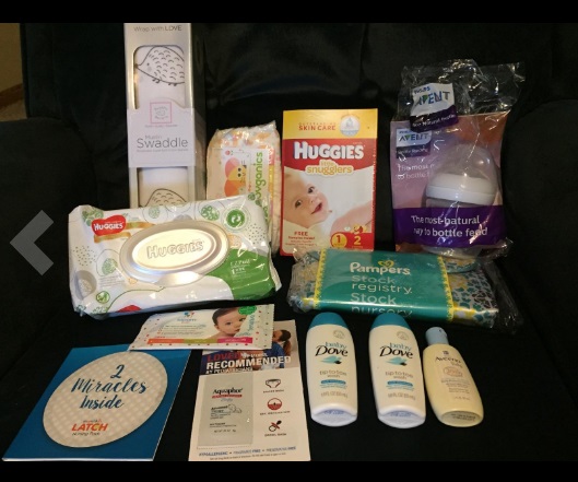 what's in amazon baby registry welcome box